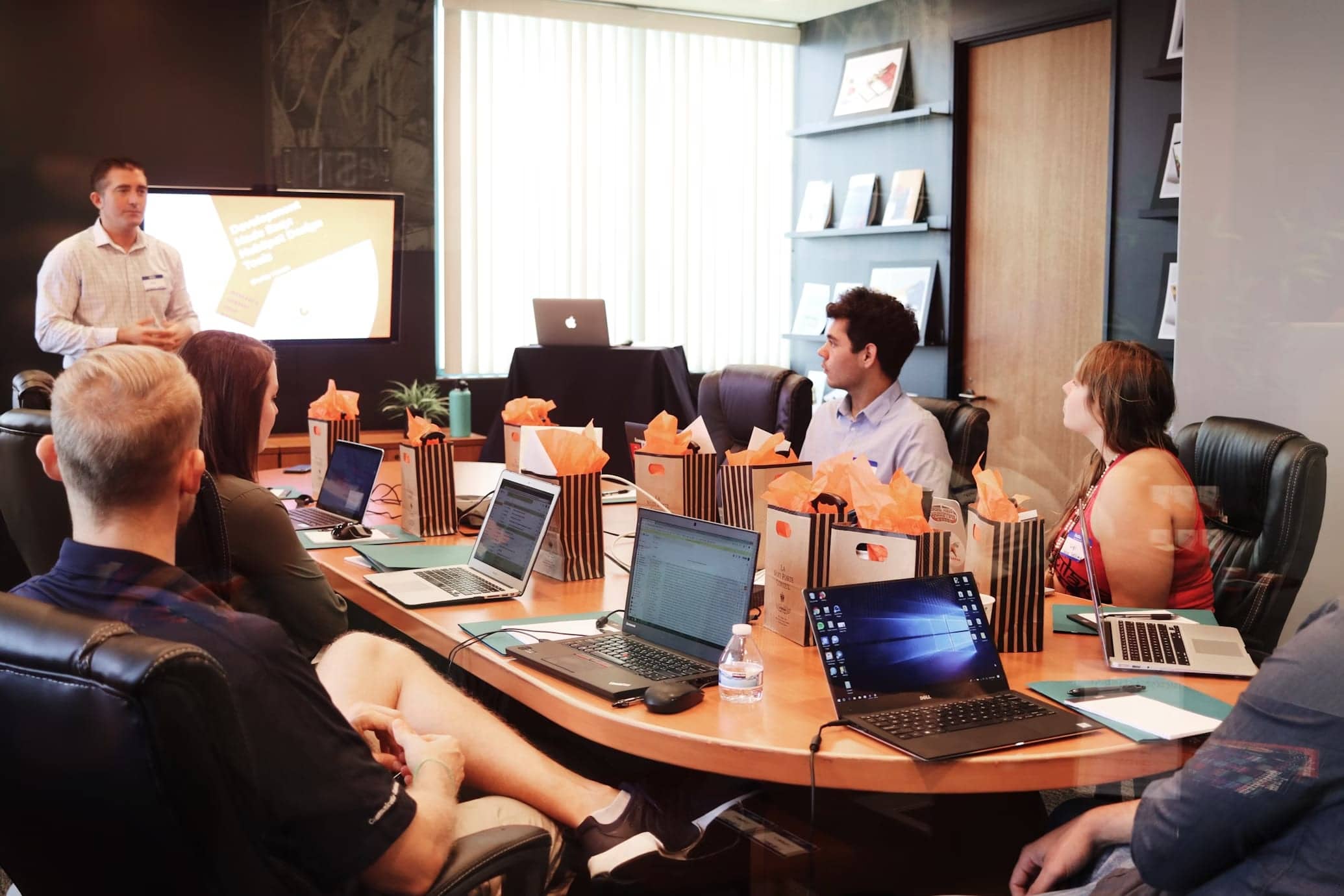HR Tech and Grievance Handling: Maintaining the Balance Between Efficiency and Human Touch